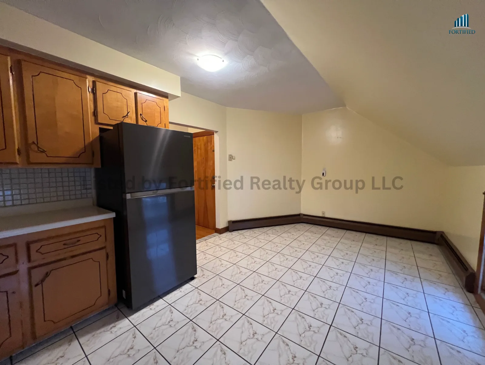 Kitchen — 455 Middle St #Apt 3, Fall River MA