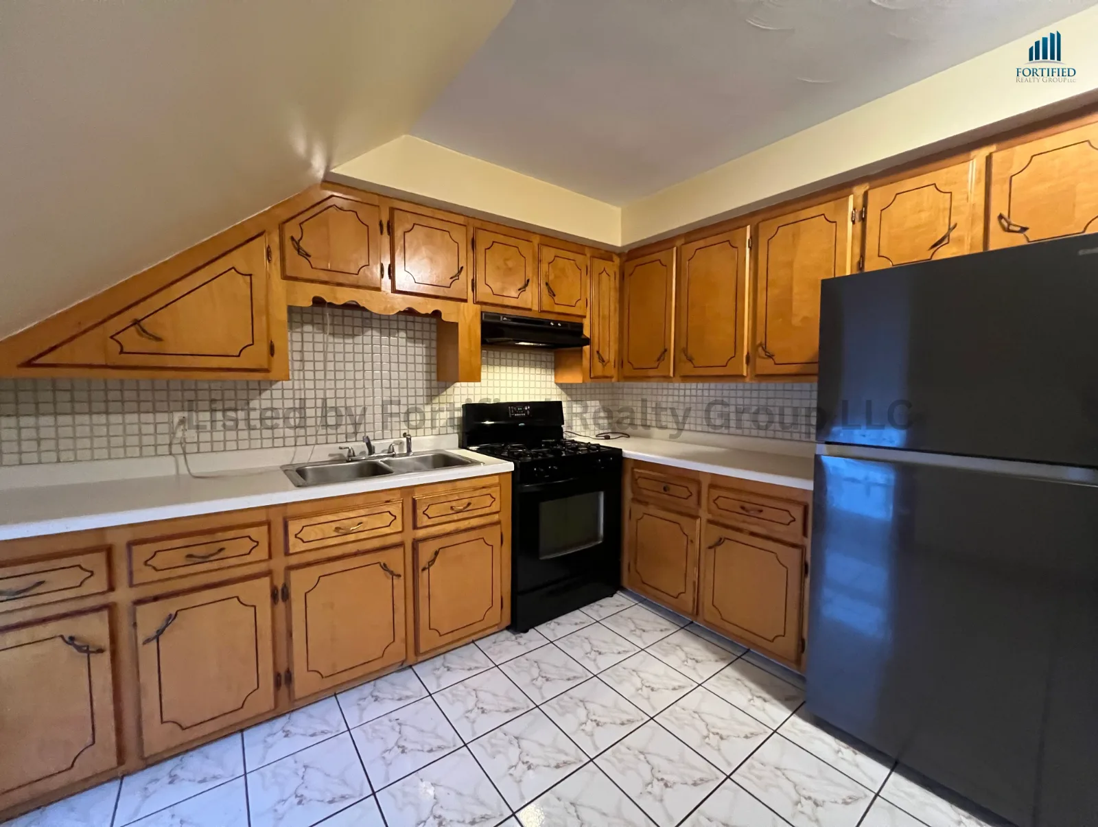 Kitchen — 455 Middle St #Apt 3, Fall River MA