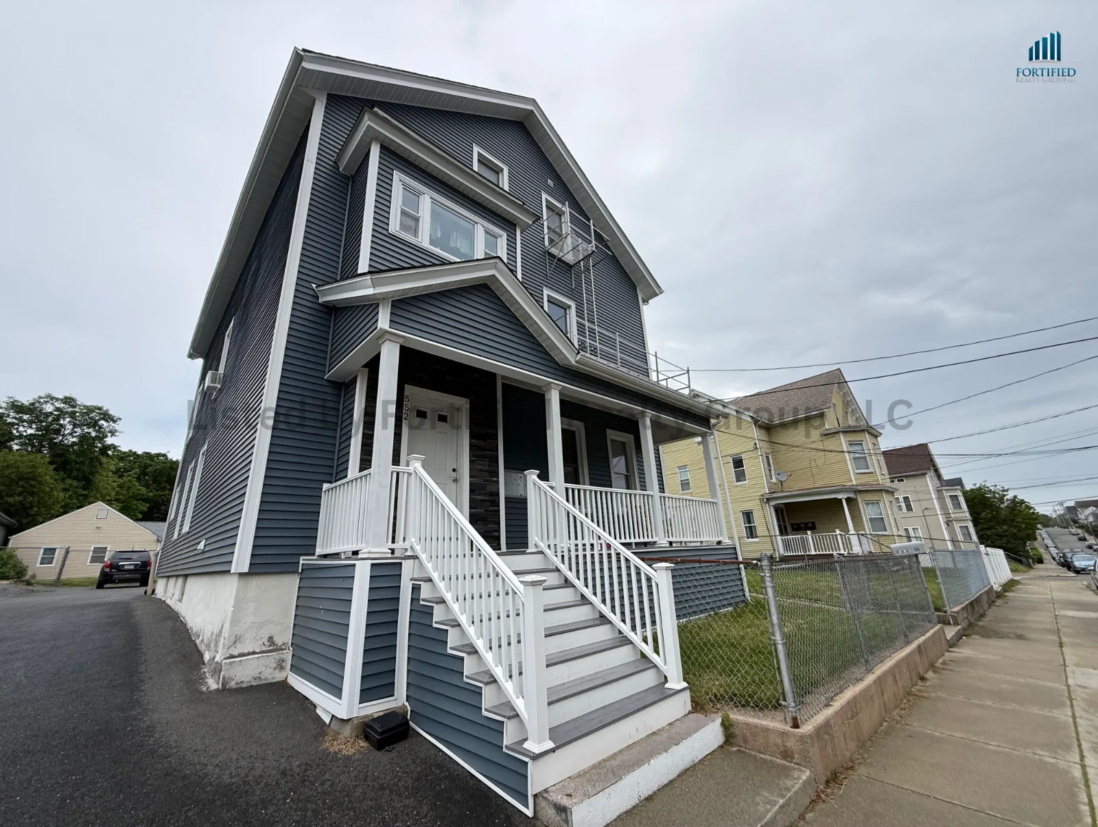 Exterior — 550 Maple St #1R, Fall River MA