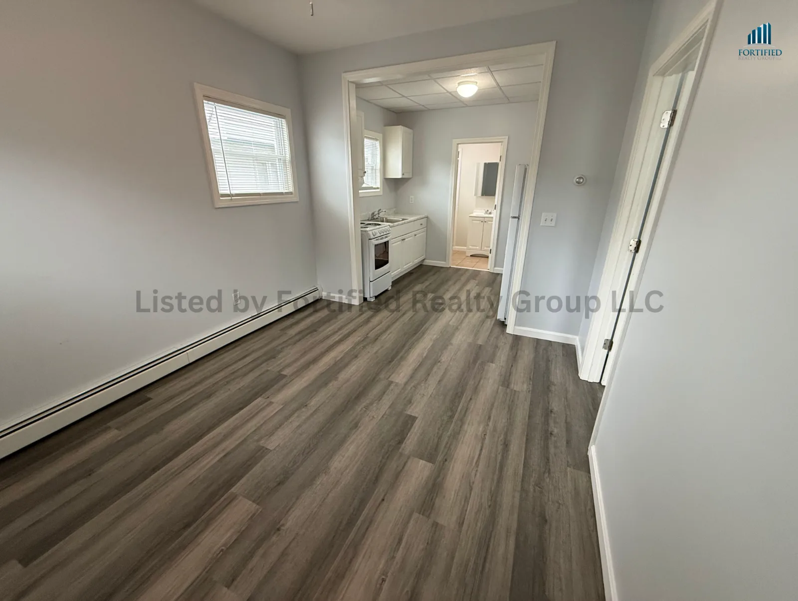 Living room — 550 Maple St #1R, Fall River MA