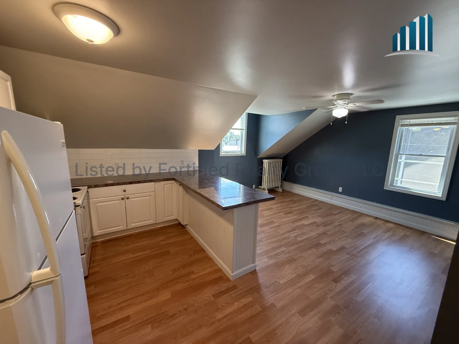 550 Maple St, Apt 3F, Fall River, MA 02720 — hero photo