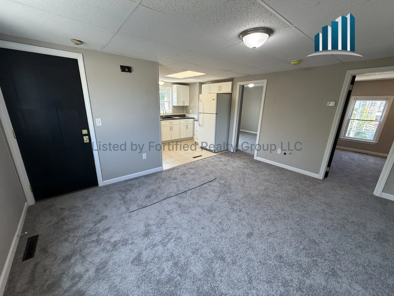 Living room — 77-85 Massasoit St #85 - 3, Fall River MA