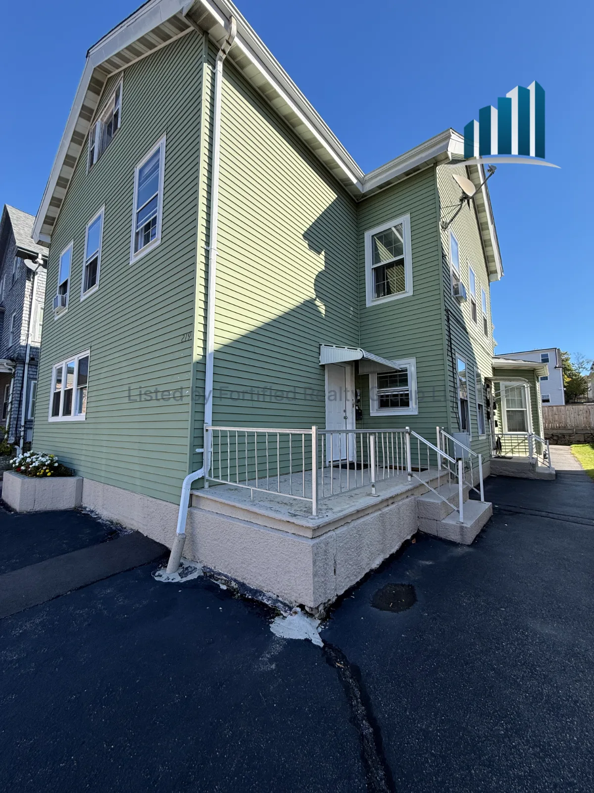 Exterior — 219 Purchase St #1F, Fall River MA
