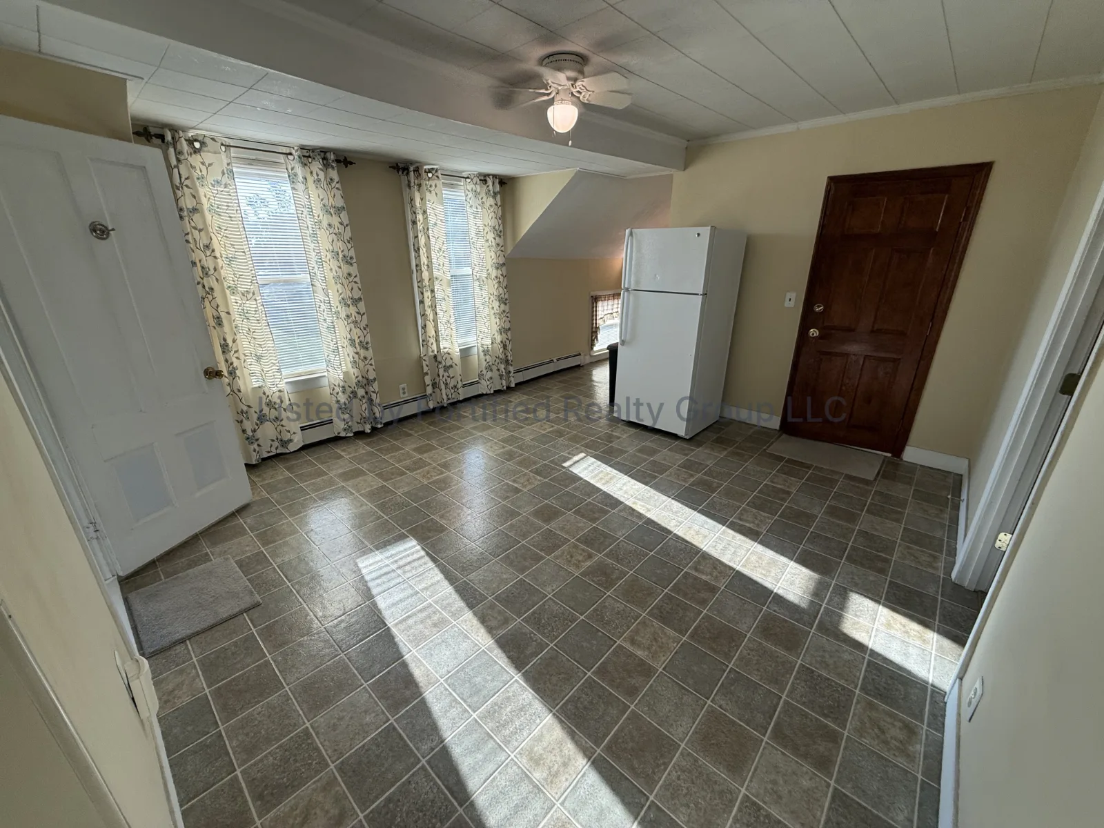 Dining — 575 Mount Hope Ave #3, Fall River MA