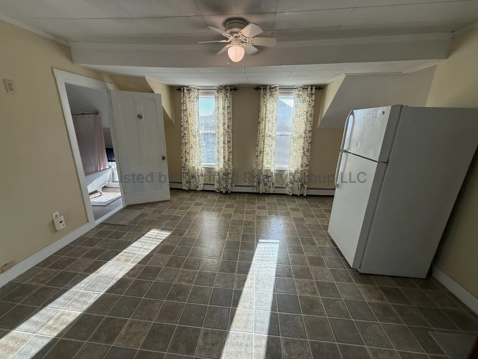 Dining — 575 Mount Hope Ave #3, Fall River MA